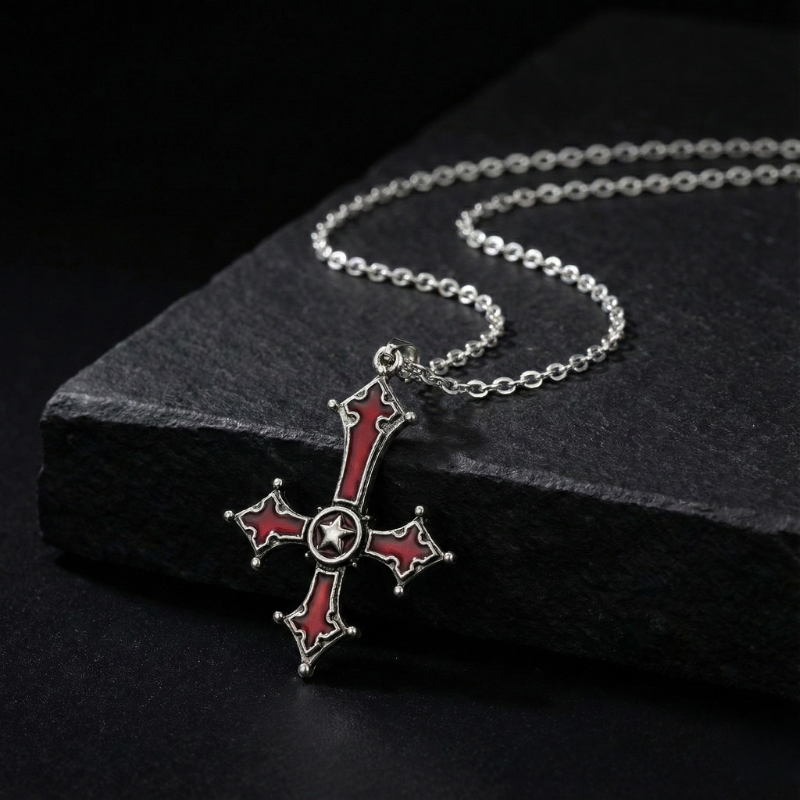 Collier Croix Inversée