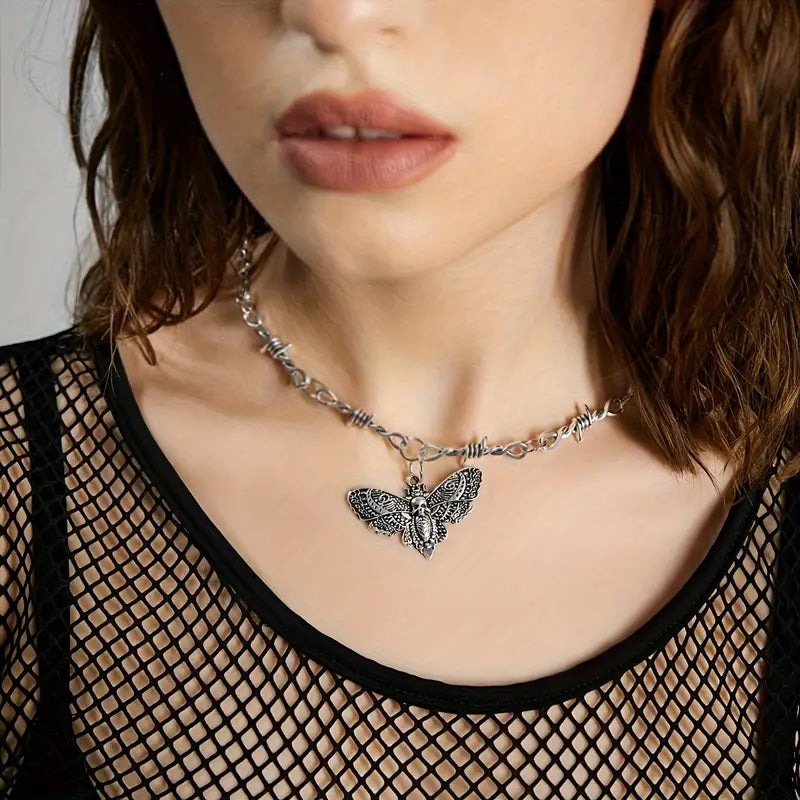 Collier Papillon de Mort
