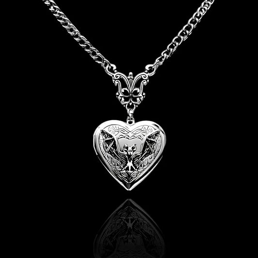 Collier Médaillon Chauve-Souris