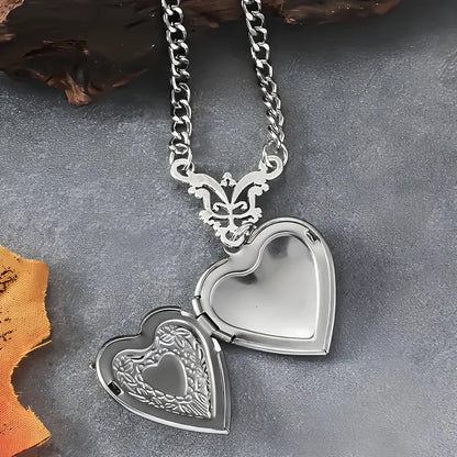 Collier Médaillon Chauve-Souris