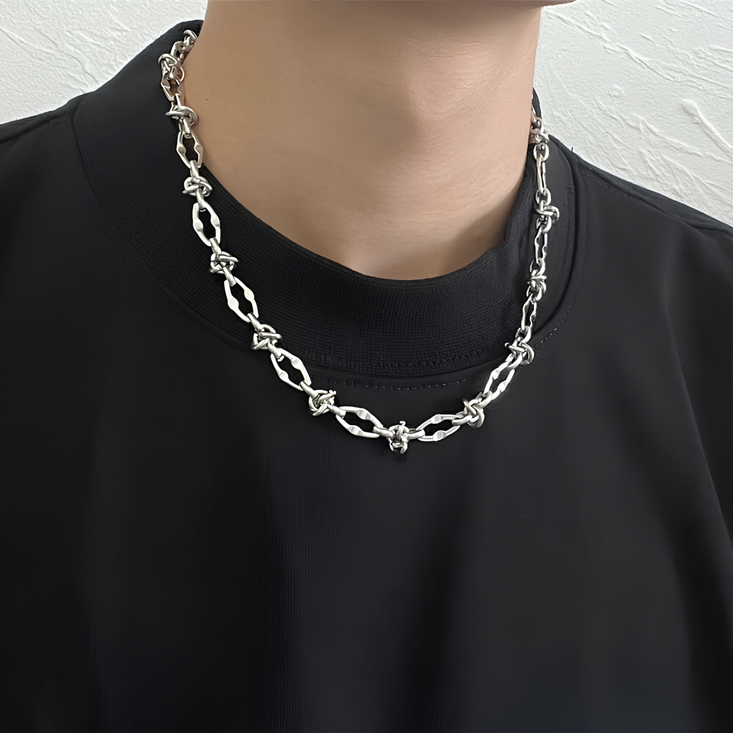 Collier Nœud Barbelé