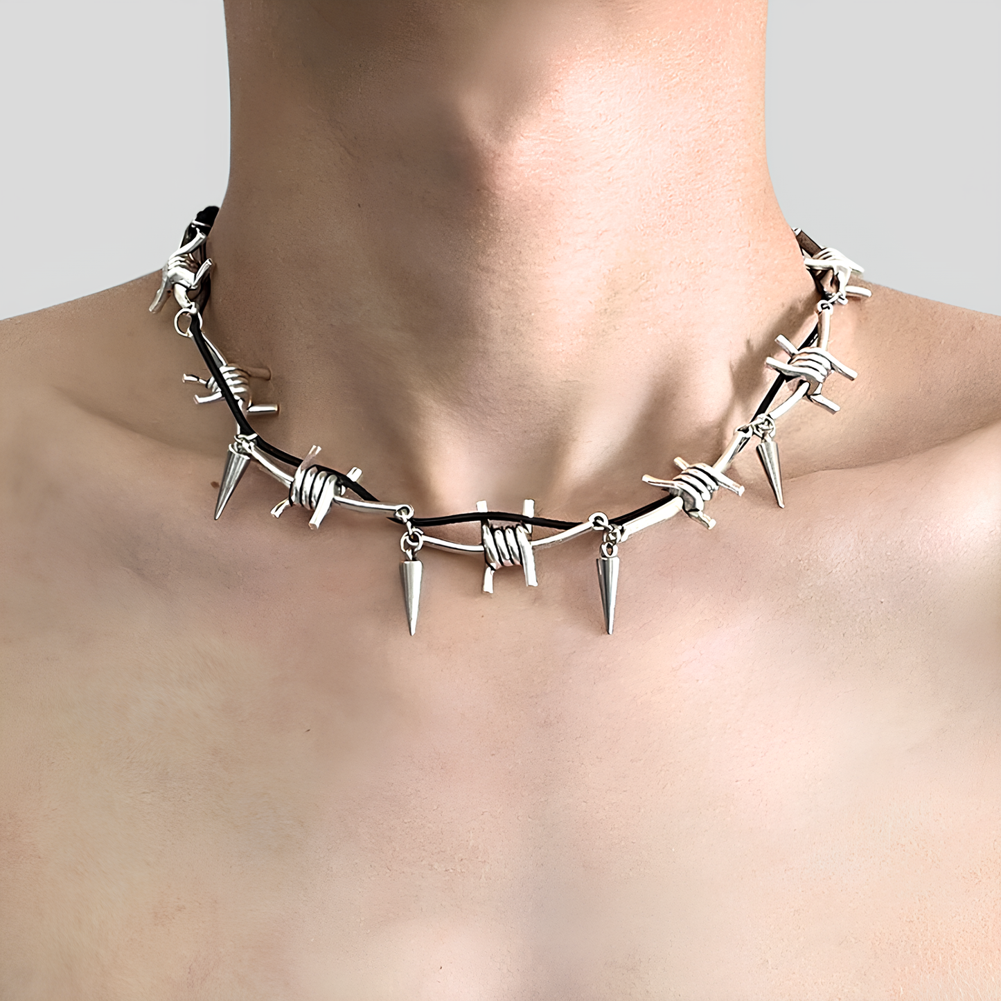 Collier Fin Violente